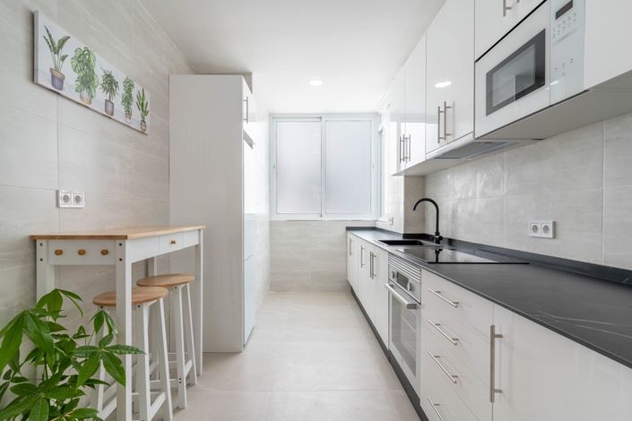 Image No.9-3 Bed Apartment for sale