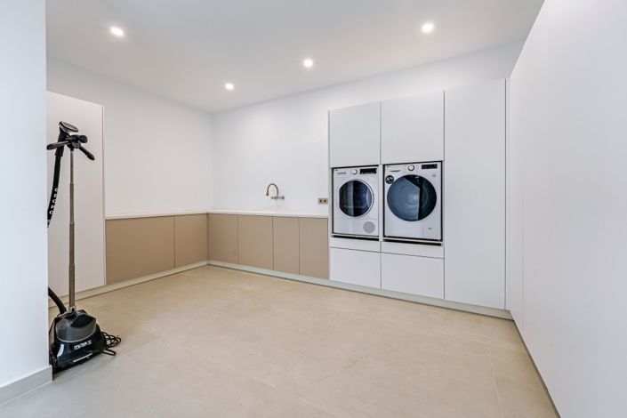 Image No.32-4 Bed Villa for sale