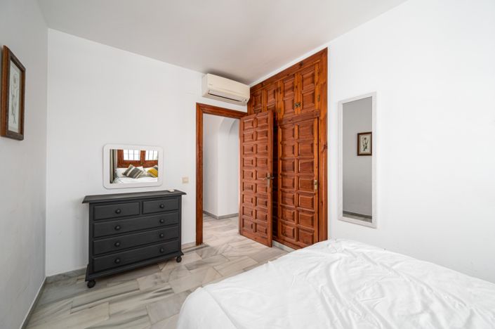 Image No.10-2 Bed Villa for sale