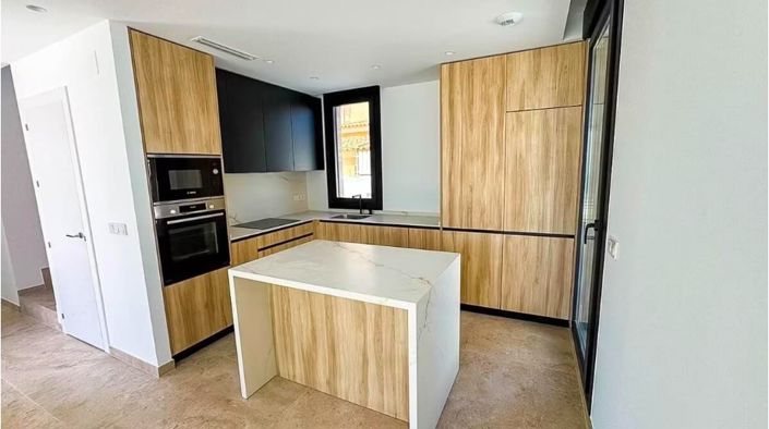 Image No.7-4 Bed Villa for sale