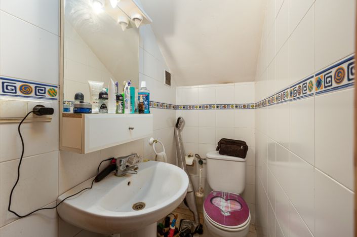 Image No.20-3 Bed Property for sale