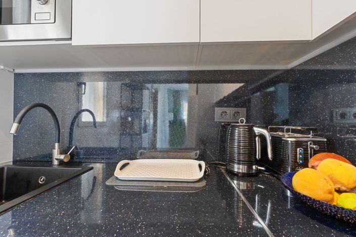 Image No.15-3 Bed Property for sale