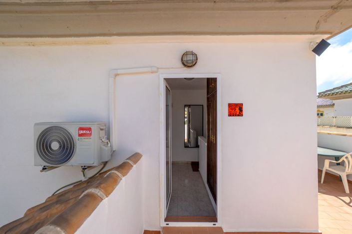 Image No.22-3 Bed Property for sale