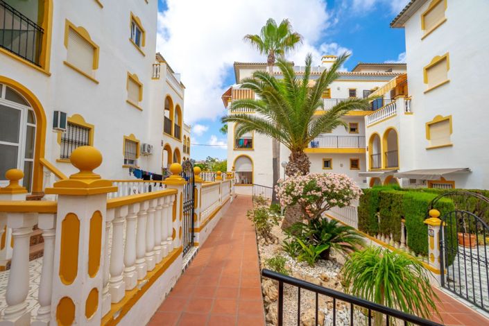 Image No.30-3 Bed Property for sale