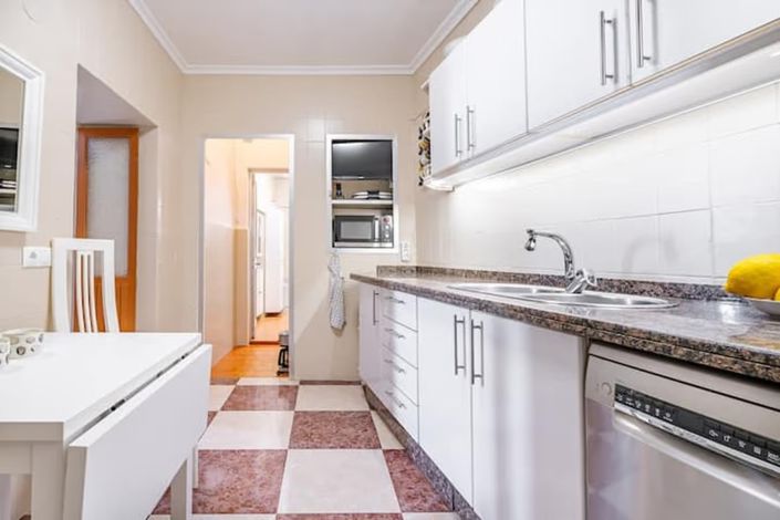 Image No.18-2 Bed Townhouse for sale