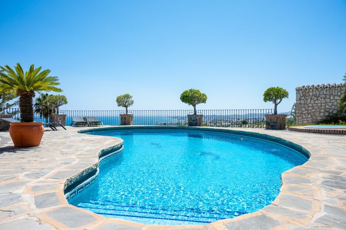 Image No.1-4 Bed Villa for sale