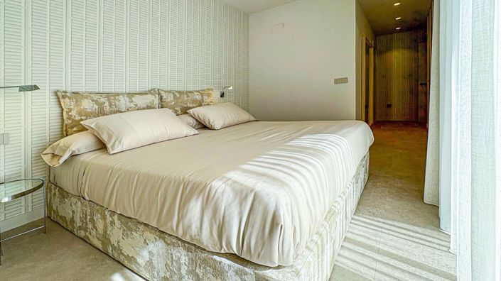 Image No.10-4 Bed Villa for sale