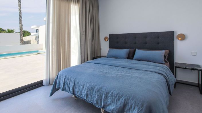 Image No.3-4 Bed Villa for sale