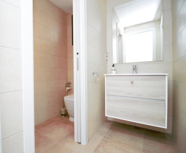 Image No.16-2 Bed Property for sale