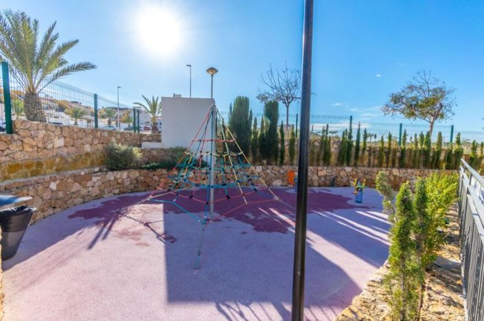 Image No.32-2 Bed Property for sale