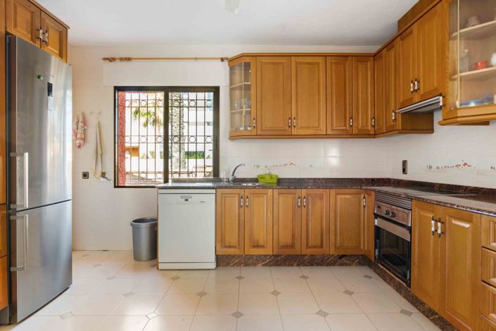 Image No.12-5 Bed Villa for sale