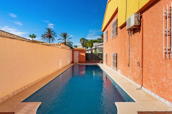 Image No.3-5 Bed Villa for sale