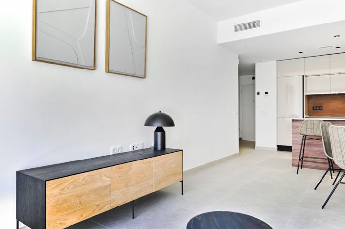 Image No.11-2 Bed Property for sale