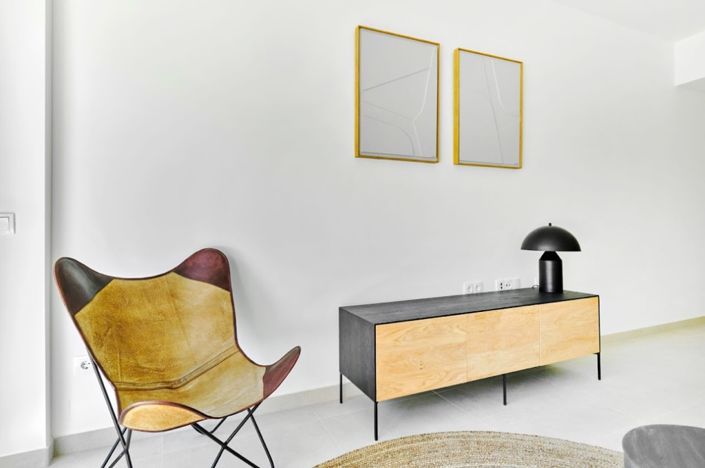 Image No.12-2 Bed Property for sale