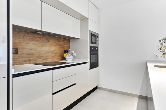 Image No.15-2 Bed Property for sale