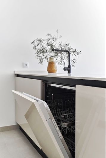 Image No.19-2 Bed Property for sale