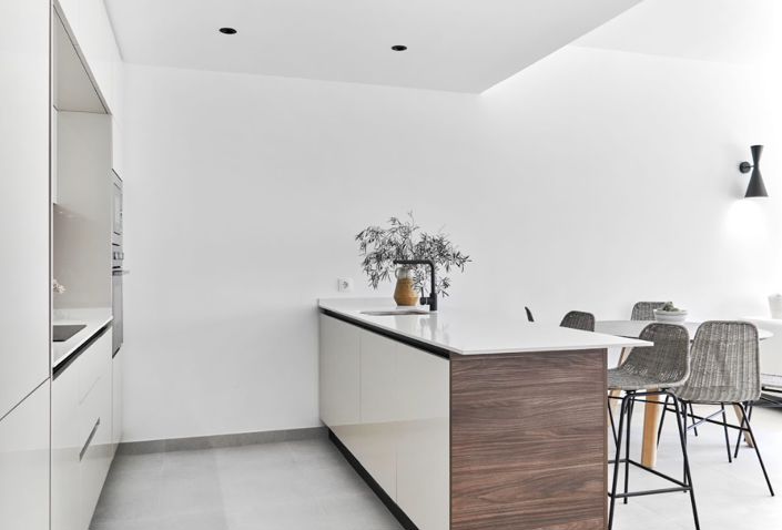 Image No.25-2 Bed Property for sale