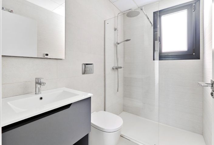 Image No.28-2 Bed Property for sale