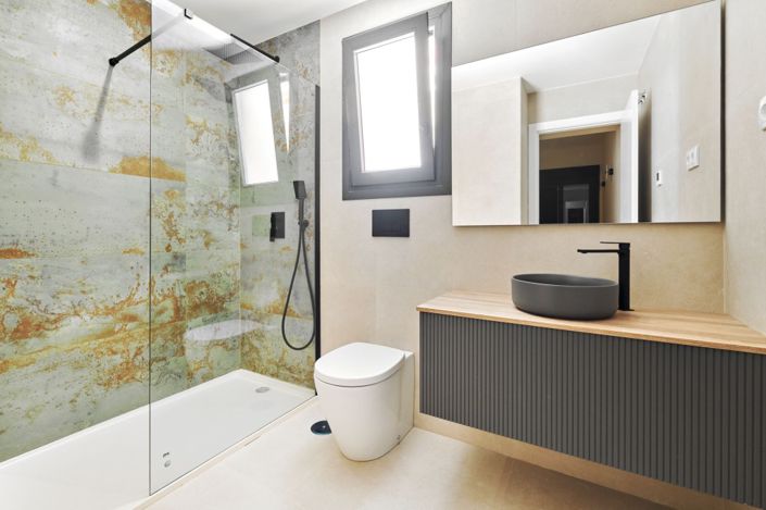 Image No.28-2 Bed Property for sale