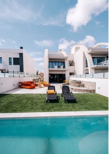 Image No.10-4 Bed Property for sale