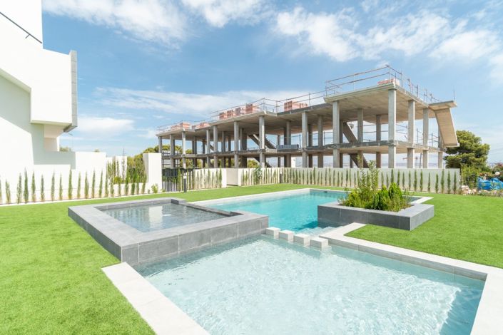 Image No.5-3 Bed Property for sale