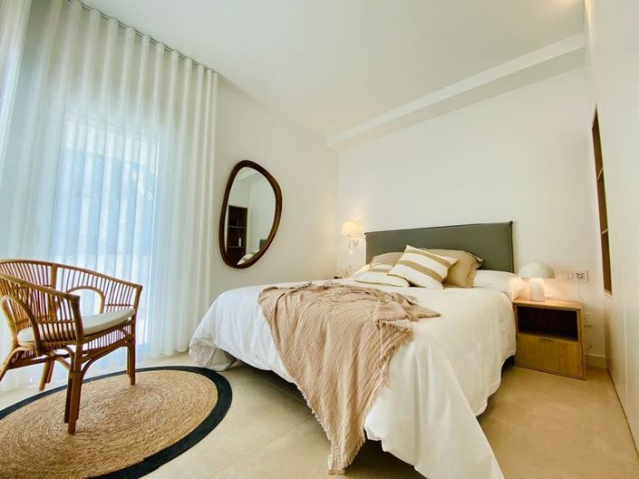 Image No.9-2 Bed Property for sale