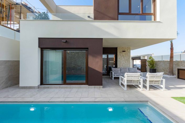 Image No.1-3 Bed Villa for sale