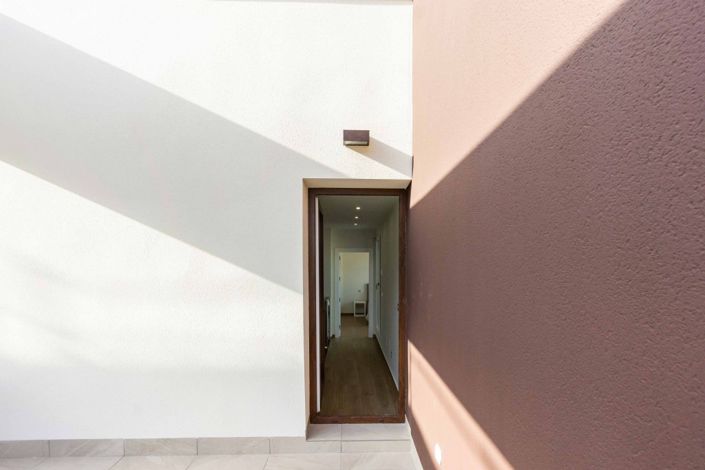 Image No.29-3 Bed Villa for sale