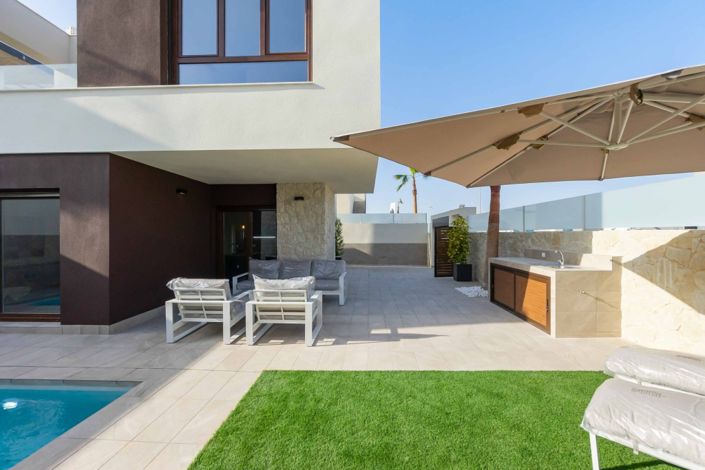 Image No.3-3 Bed Villa for sale