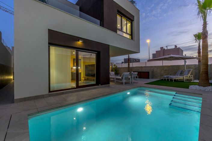 Image No.37-3 Bed Villa for sale