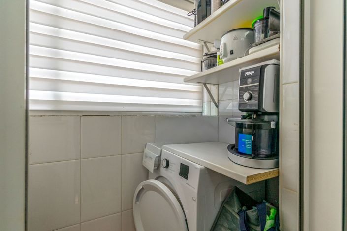 Image No.18-4 Bed Semi-Detached for sale