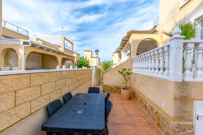 Image No.25-4 Bed Semi-Detached for sale