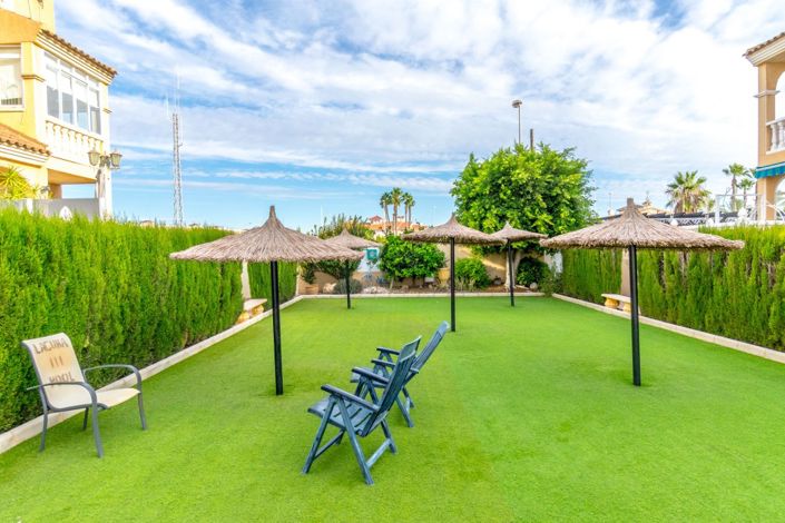 Image No.28-4 Bed Semi-Detached for sale