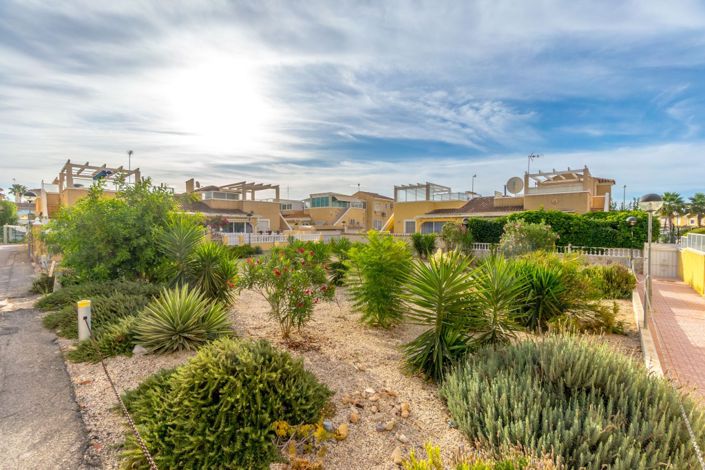 Image No.29-4 Bed Semi-Detached for sale