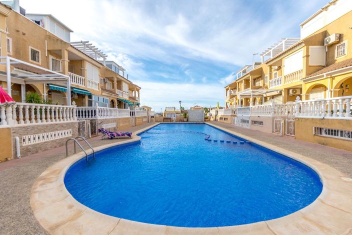 Image No.30-4 Bed Semi-Detached for sale