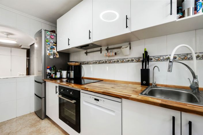 Image No.8-4 Bed Semi-Detached for sale