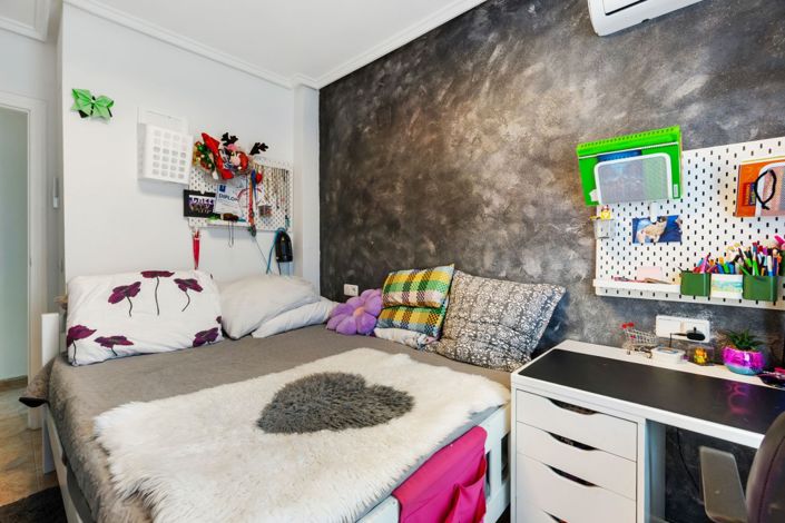 Image No.10-4 Bed Semi-Detached for sale