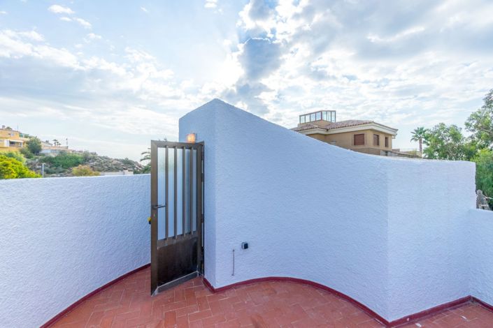 Image No.28-6 Bed Villa for sale