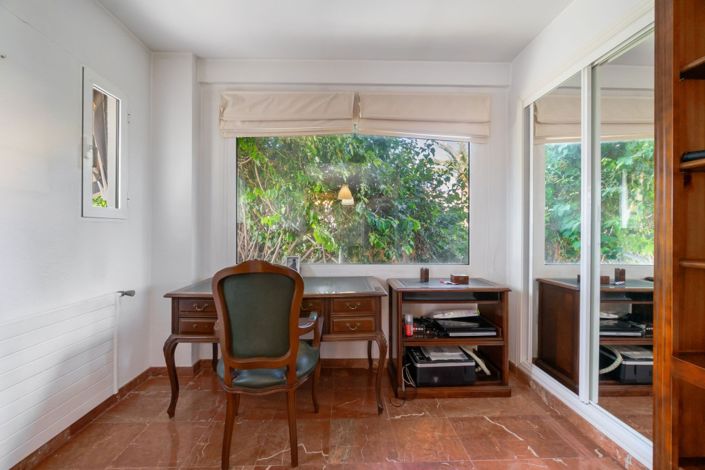 Image No.6-6 Bed Villa for sale