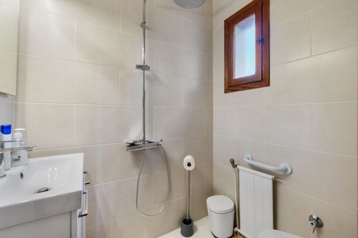 Image No.9-6 Bed Villa for sale