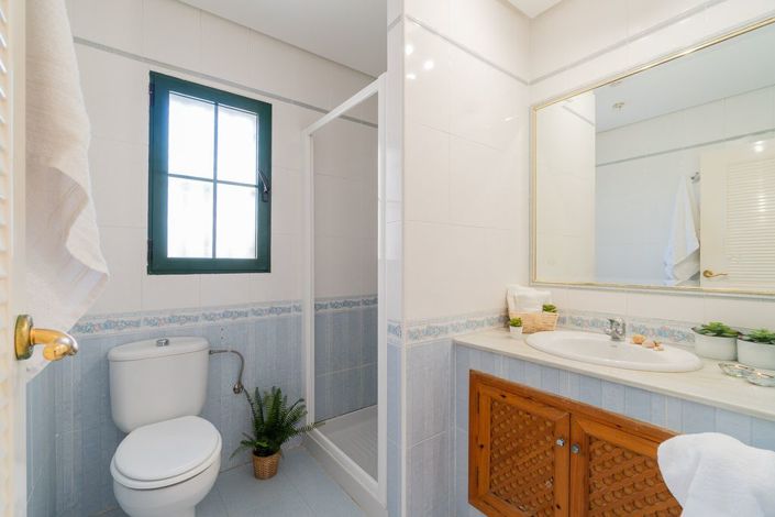 Image No.19-3 Bed Villa for sale