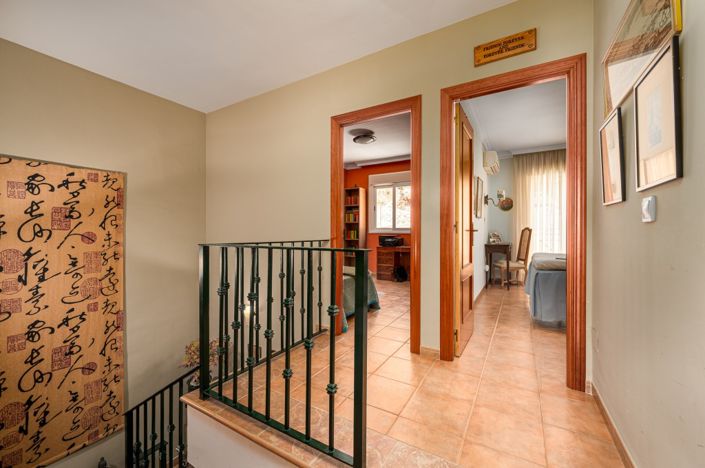 Image No.10-3 Bed Townhouse for sale