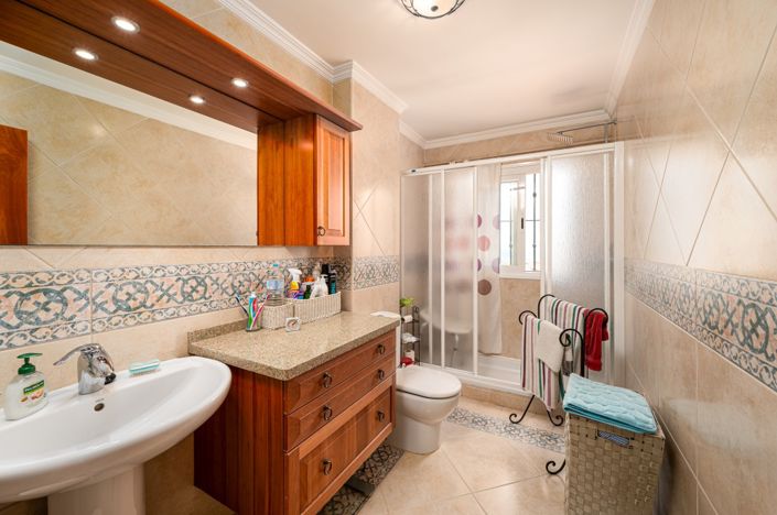 Image No.6-3 Bed Townhouse for sale