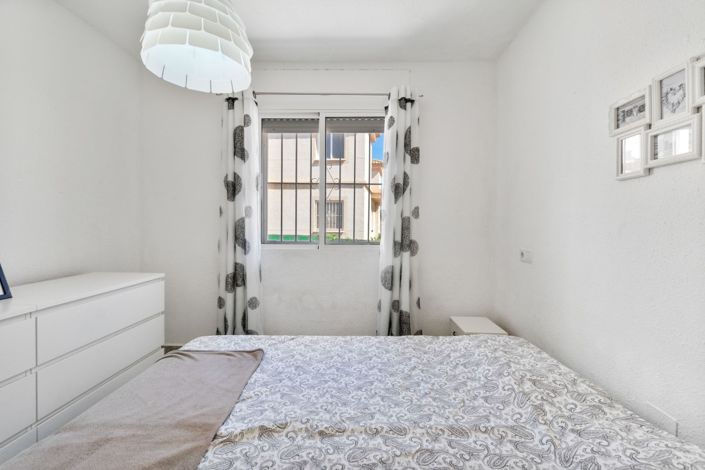 Image No.12-2 Bed Townhouse for sale