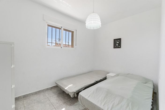 Image No.13-2 Bed Townhouse for sale