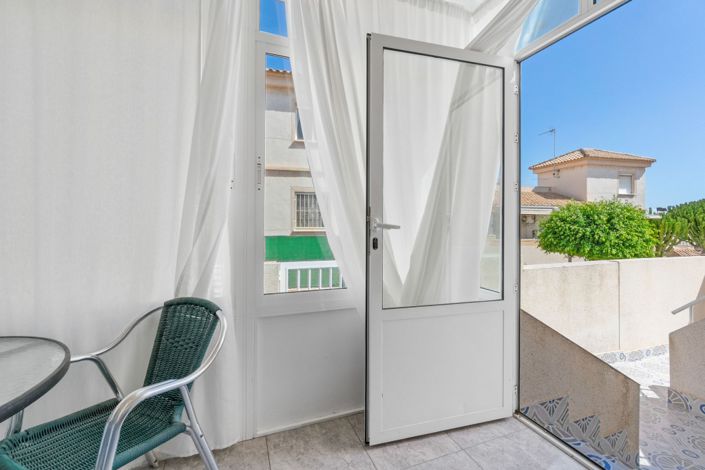 Image No.15-2 Bed Townhouse for sale