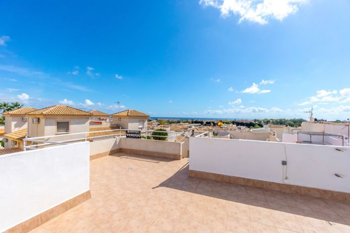 Image No.16-2 Bed Townhouse for sale