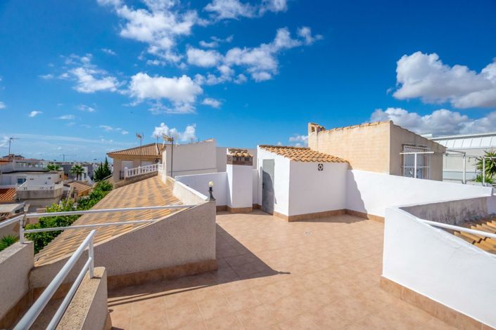 Image No.17-2 Bed Townhouse for sale