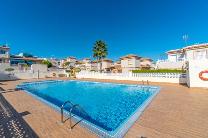 Image No.22-2 Bed Townhouse for sale