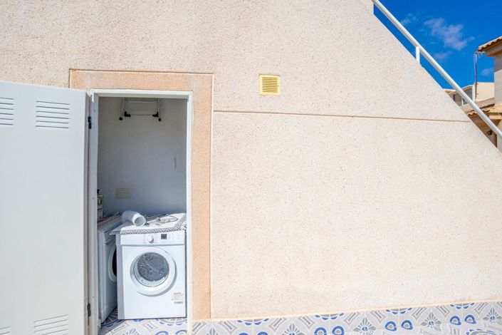 Image No.24-2 Bed Townhouse for sale